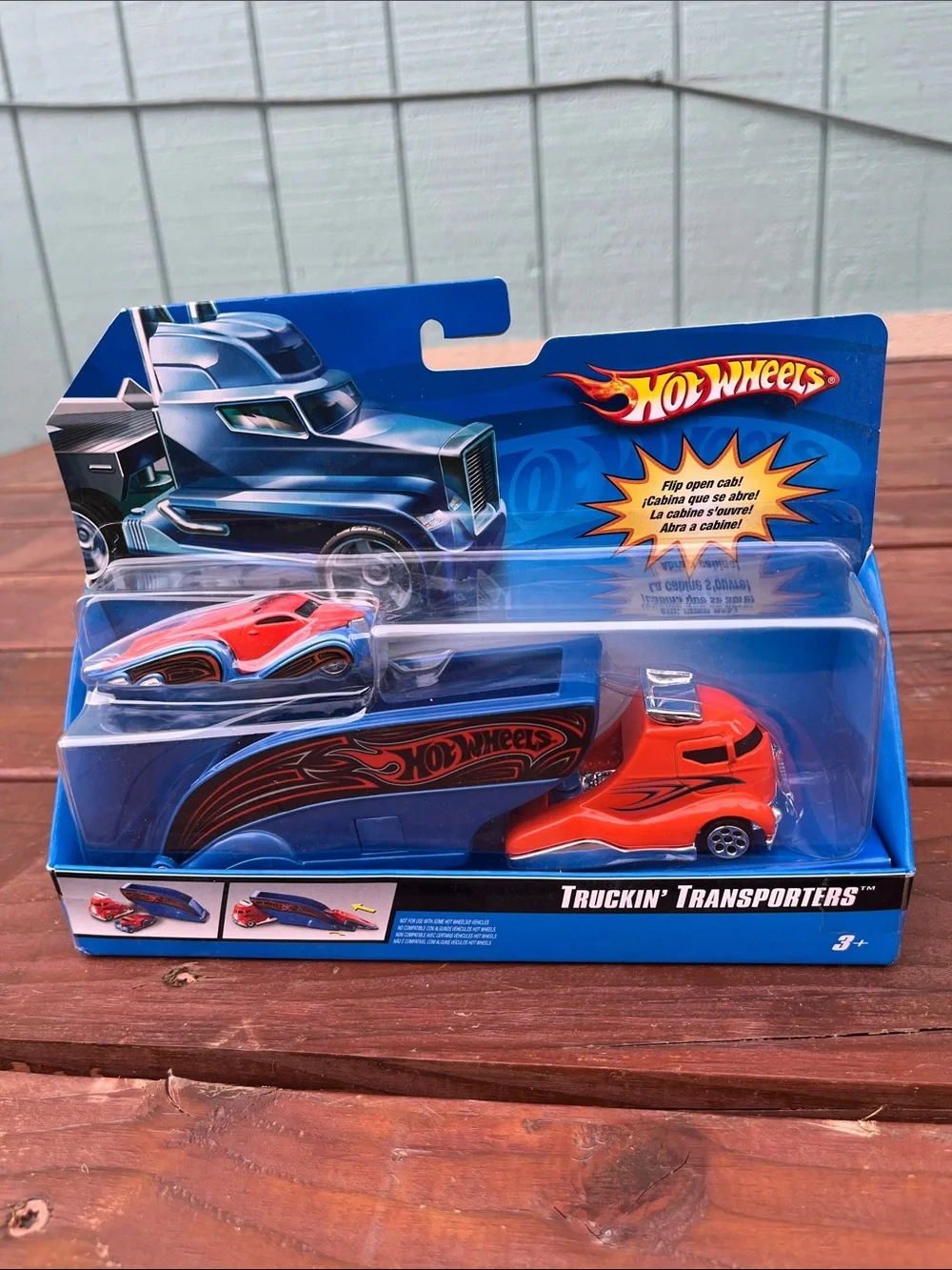 Hot Wheels Truckin' Transporter Playset - Red & Blue